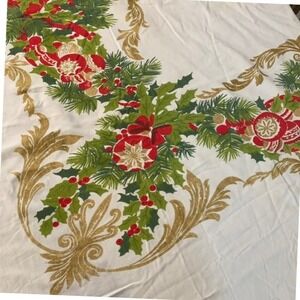 Vintage Christmas Tablecloth Holly Berry Gold Trim‎ Holiday 89 x 59 Rectangle